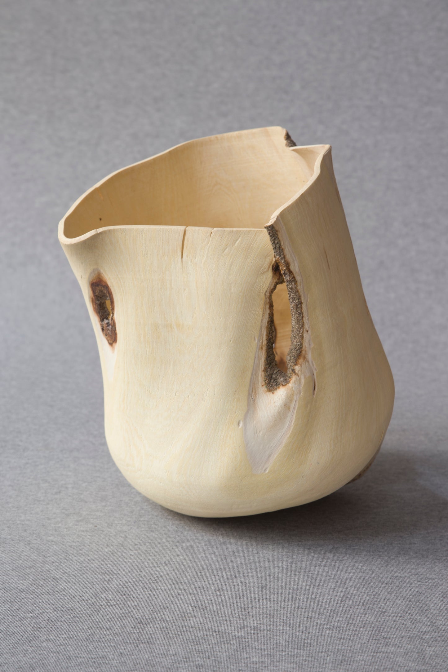 "Garrotxa" - cuenco decorativo de madera